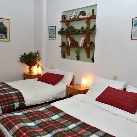 To Balkoni Tis Agorianis