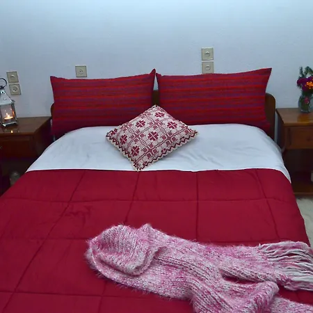 To Balkoni Tis Agorianis