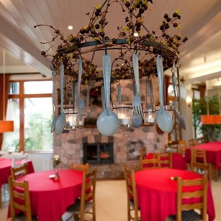 To Balkoni Tis Agorianis Hotel Eptálofos