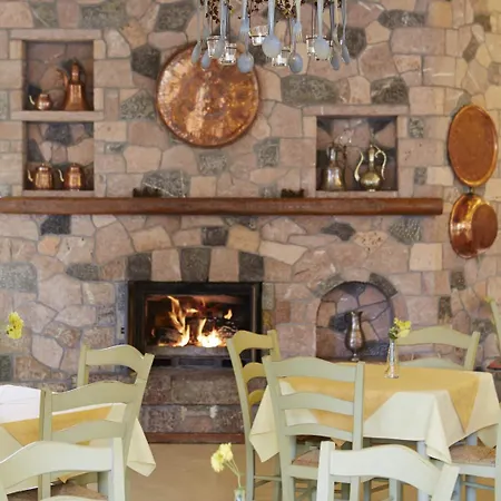 To Balkoni Tis Agorianis Eptálofos