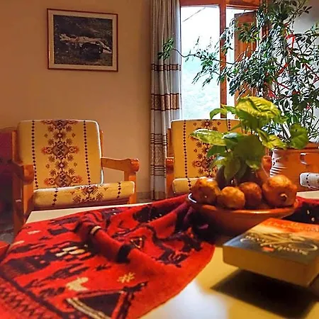το μπαλκόνι της αγόριανης