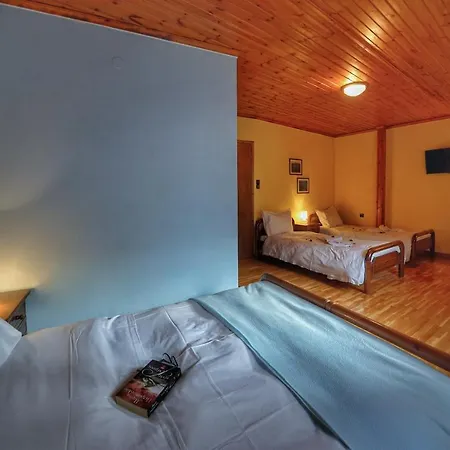 To Balkoni Tis Agorianis Hotel Eptálofos