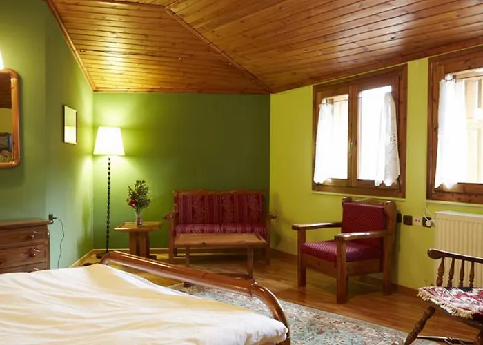 To Balkoni Tis Agorianis