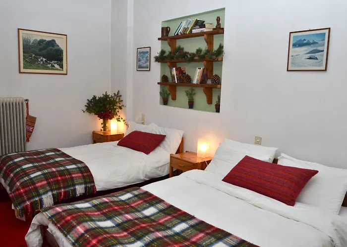 To Balkoni Tis Agorianis