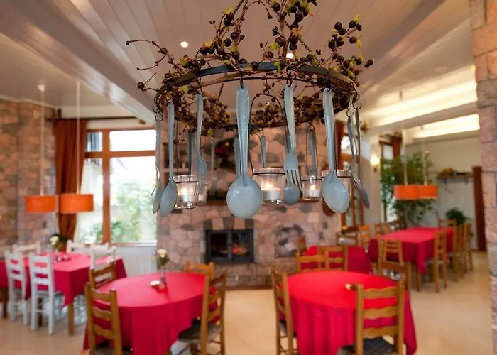 To Balkoni Tis Agorianis Hotel Eptálofos