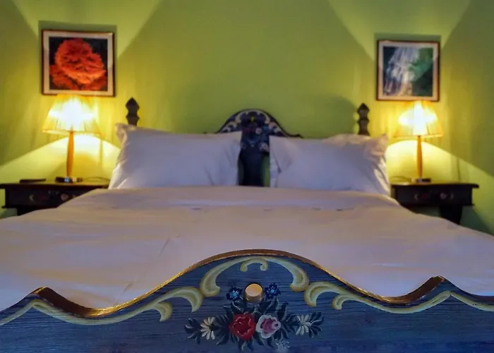 To Balkoni Tis Agorianis